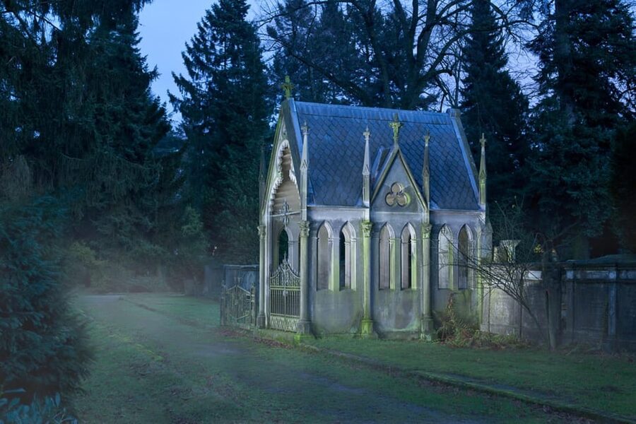 Osnabrück: "Gallows, graves & crooks" (adventure tour) - Who should book this Osnabrück tour
