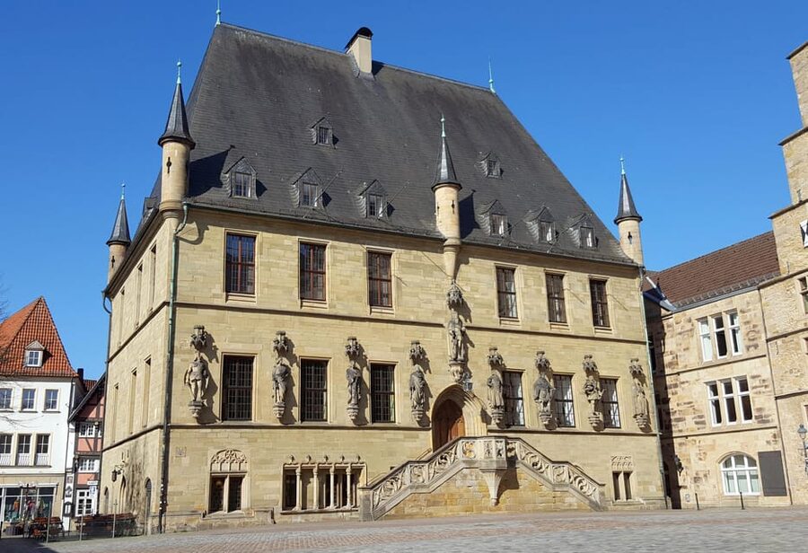 Osnabrück: Rathaus- und Altstadt Tour (Stadtführung) - Why the Peace of Westphalia matters here