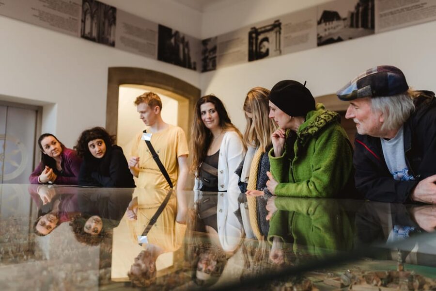 Osnabrück: Rathaus- und Altstadt Tour (Stadtführung) - How the guide shapes the experience