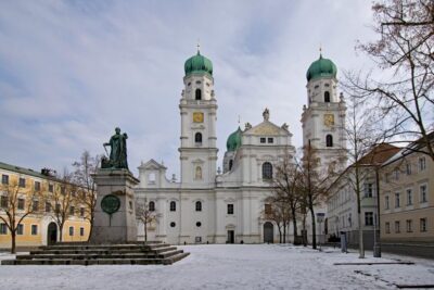 1-Hour Guided City Walking Tour