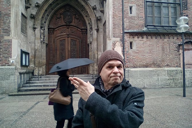 Paul's Private Tour in Munich old City - Odeonsplatz and Viscardigasse: Munich’s difficult past