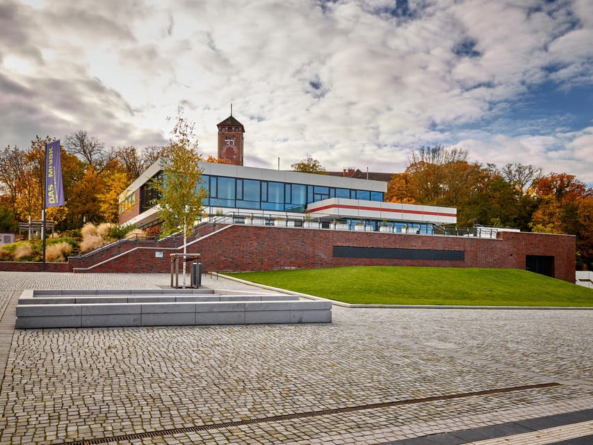 Potsdam: Entry to DAS MINSK Kunsthaus in Potsdam - How the changing exhibitions shape your visit