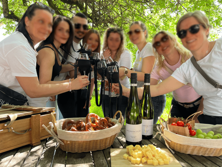Premium wine hike Stuttgart with games and winemaker's snack - Snacks, Water, and the Premium Question