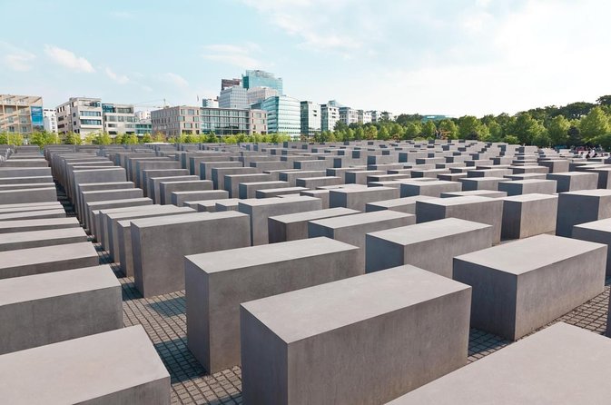 Private Berlin WWII and Cold War History Tour with Local Expert Guide - New Synagogue and the Palace of Tears