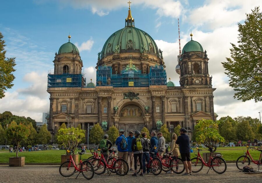 Private Highlights of Berlin Bike Tour - Key points at a glance