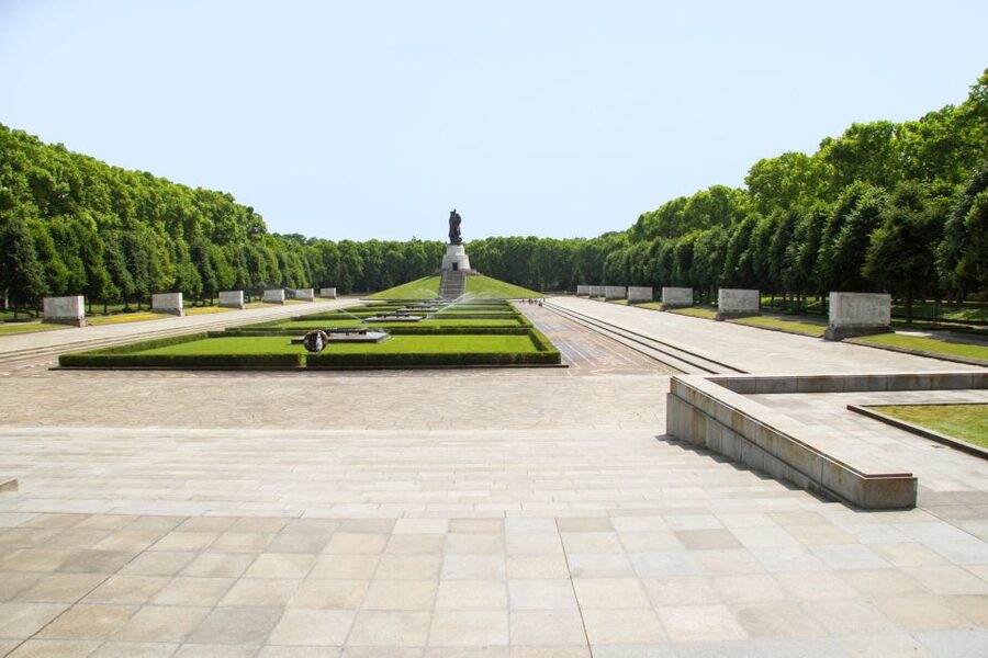 Private Highlights of Berlin Bike Tour - The guide makes the difference