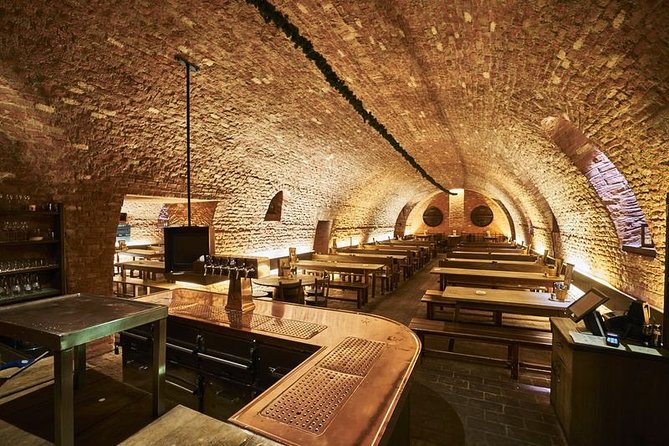 Private Munich Beer Hall Tour with 3-Course Meal & Beer Tastings - Beer tasting and a shared board at Museumsstüberl