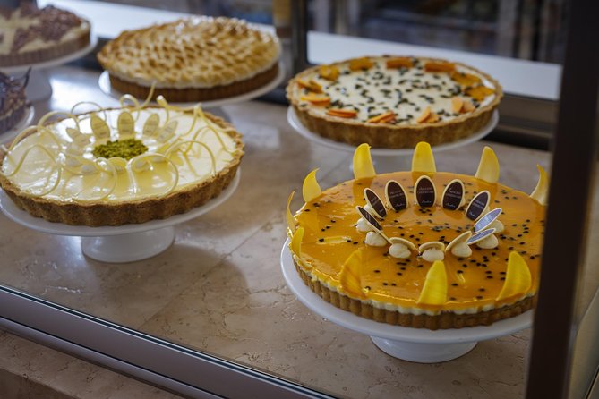 Private Tour: Daytime Food Tour Trends & Classics - Why a private group changes the experience