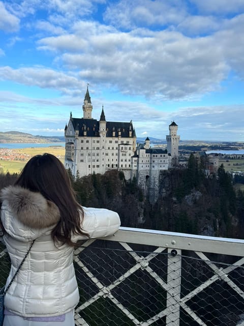 Private tour to Neuschwanstein castle from Munich - Lunch and Oberammergau’s painted streets