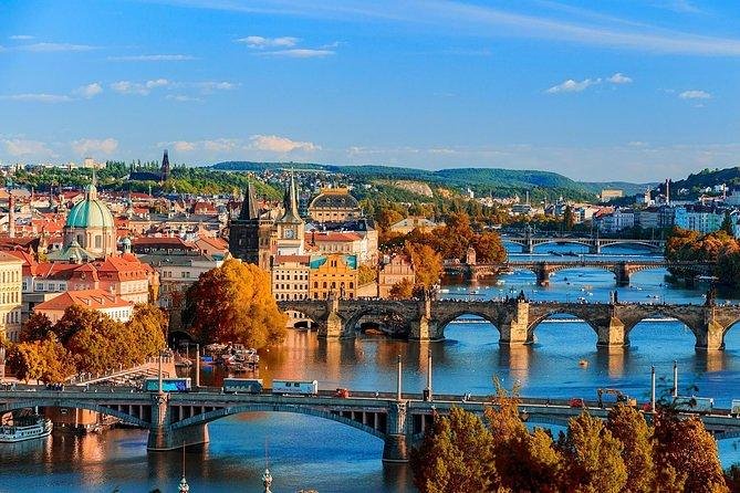 Private Transfer from Berlin to Prague with 2h of Sightseeing - Turning a cross-border transfer into part of your trip