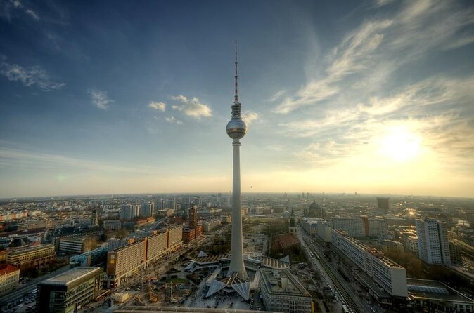 Private Walking Sightseeing Local Berlin Tour Guides up 15 Person - Key points to know before booking