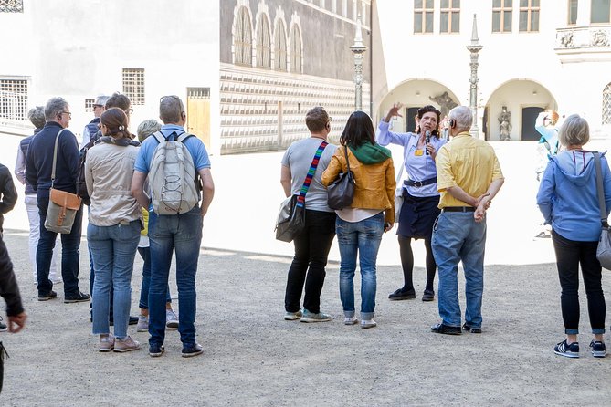 Public guided tour of the old town including a tour of the Frauenkirche - The Fürstenzug turns royal history into a picture