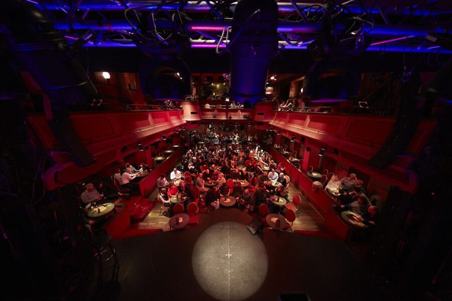 Quatsch Comedy Club Berlin: Die Late Night Show - Getting the best seat in the room