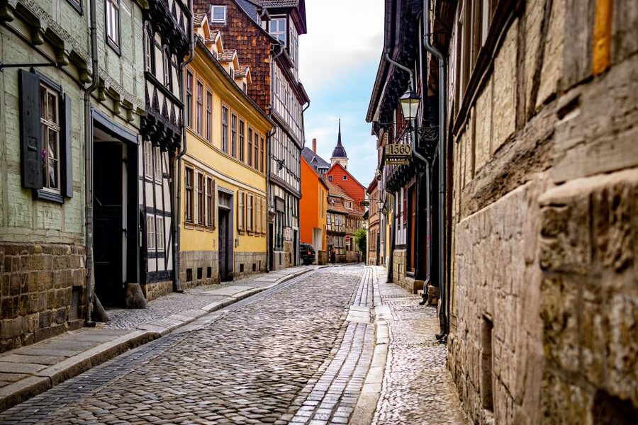 Quedlinburg: Guided City Highlights Walking Tour - What $11 buys you