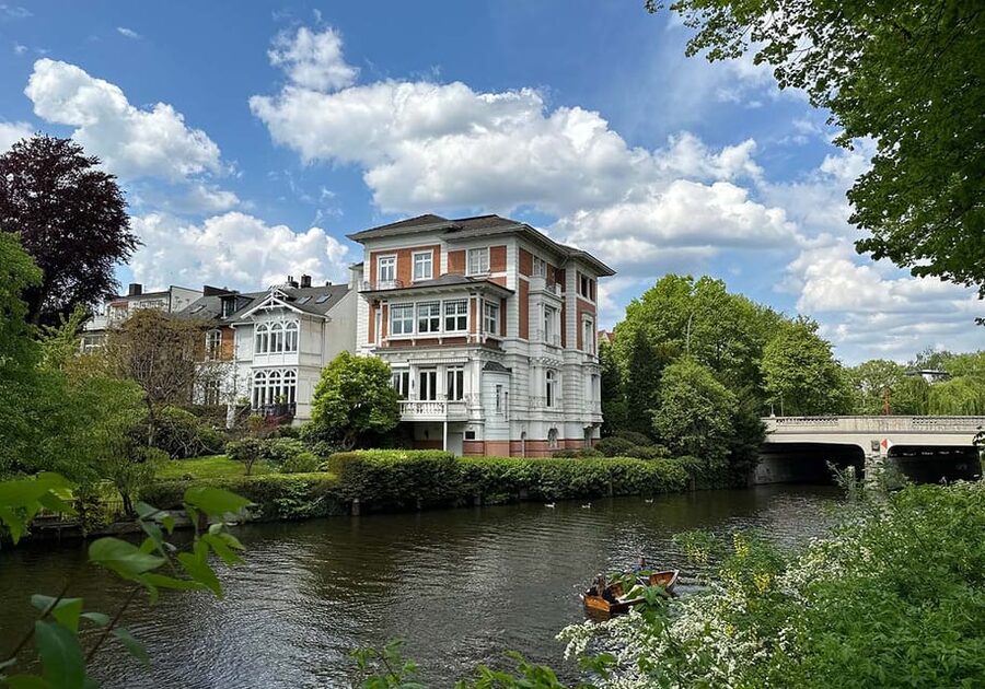 Radtour um die Alster & durch traumhafte Alsterviertel - Is $43 a Fair Price?