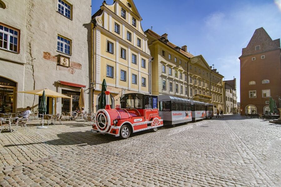 Regensburg: City Tour with the Bimmelbahn Train - The glass roof changes the experience