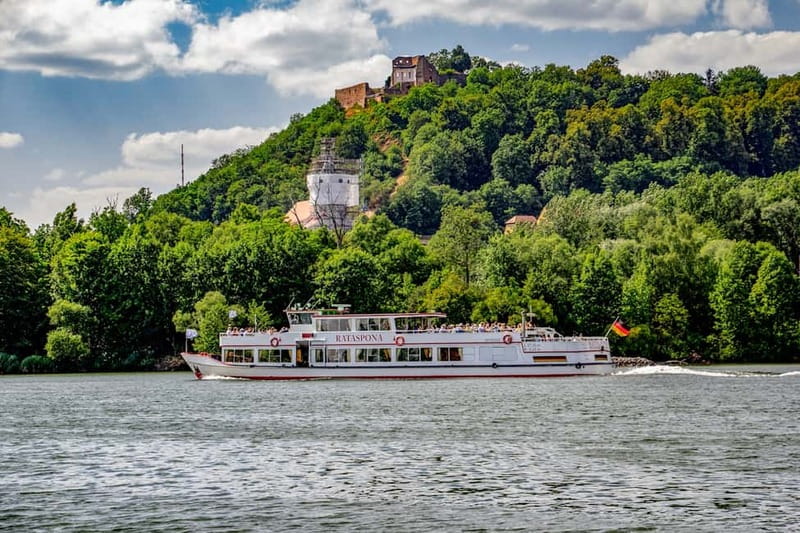 Regensburg: Klinger's Sightseeing Boat Tour to Walhalla - What the 45-minute river cruise feels like