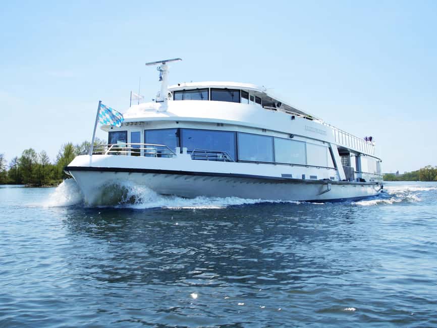 Regensburg: Sightseeing Cruise to Walhalla - Commentary, photographs, and onboard refreshments