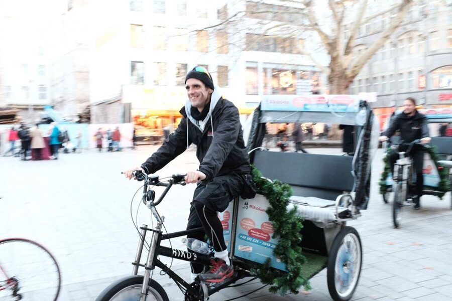 Rickshaw Glühwein Ride - Starting near the Friedrich Wilhelm III statue