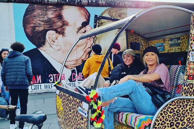 Rickshaw Tours Berlin - Groups of up to 16 people with several rickshaws - Gendarmenmarkt’s grand trio