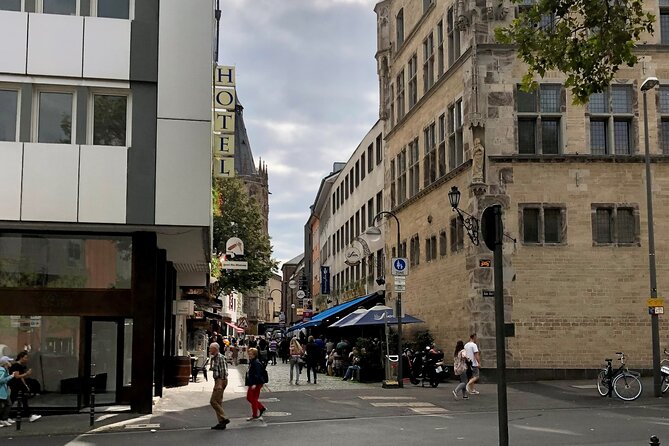 Roman Cologne: A Self-Guided Audio Tour - Schmitz Säule and the moon landing connection