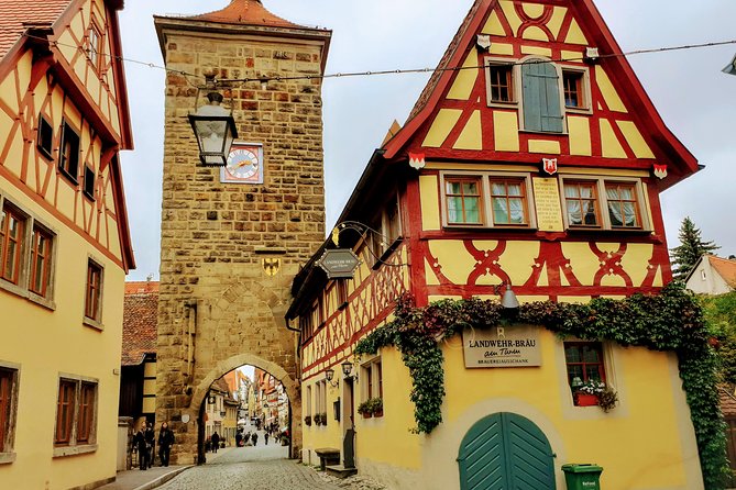 Romantic Road Exclusive Private Tour from Munich to Rothenburg ob der Tauber - Nördlingen sits inside a meteorite crater
