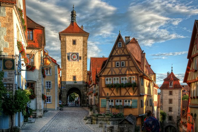Romantic Road, Rothenburg, and Harburg Day Tour from Munich - Guides, drivers, and group management