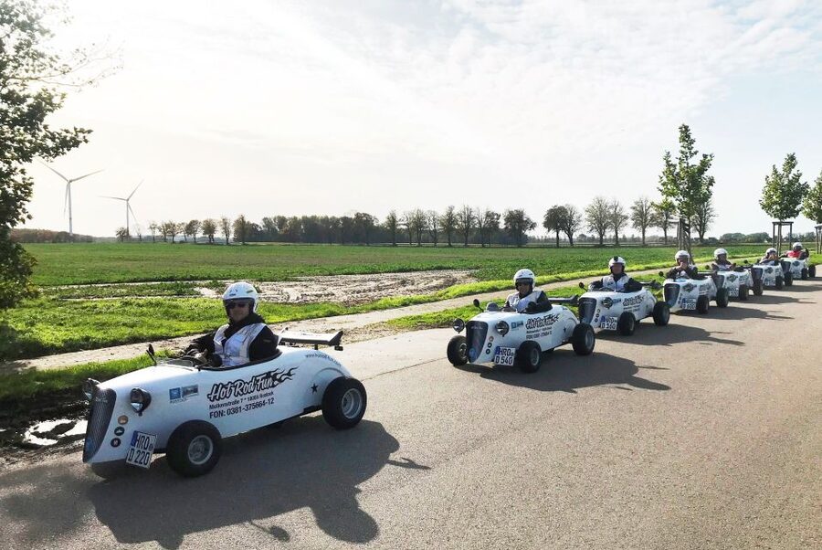 Rostock: Hot Rod Sightseeing Tour to Warnemünde - Why a tiny hot rod changes the sightseeing game