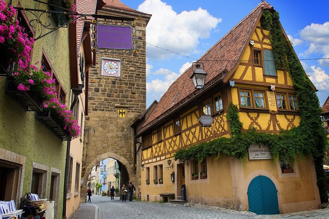 Rothenburg ob der Tauber Private Walking Tour With A Professional Guide - Market Square, Town Hall, and the story of power