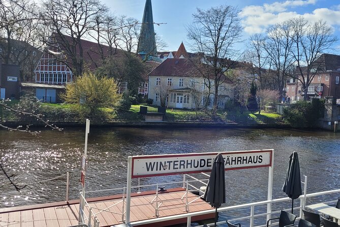 Running tour Hamburg with insider tip guarantee - Local tips and fun facts between the miles