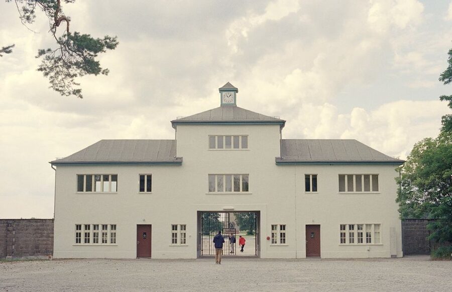 Sachsenhausen Memorial: Walking Tour from Berlin - How the six-hour schedule feels in practice