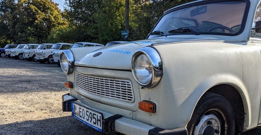 Schkeuditz: 4-Hour Vintage East German Trabant Rental - The first minutes: learning the Trabant’s habits