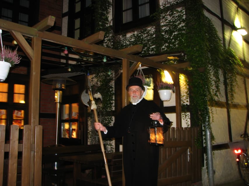 Schwerin: Tour with the Night Watchman - Starting after sunset at Schwerin’s market square