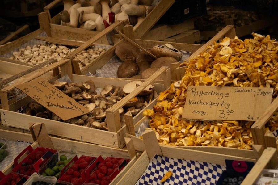 Short & sweet: Tasting the Viktualienmarkt - The $454 group price and who gets the best value