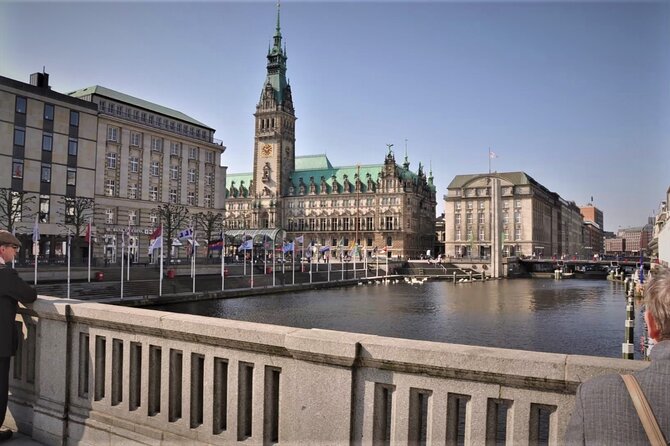 Sightseeing Tour - Free Tour - Historic Center-Hamburg On Foot - Elbphilharmonie and a modern building with a complicated past