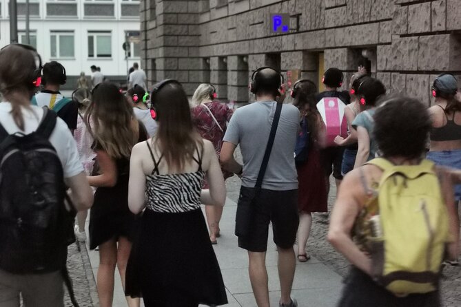 Silent disco through downtown Berlin with flash mobs - Why the silent disco format works