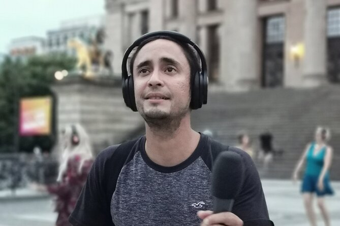 Silent disco through downtown Berlin with flash mobs - Who should book it?