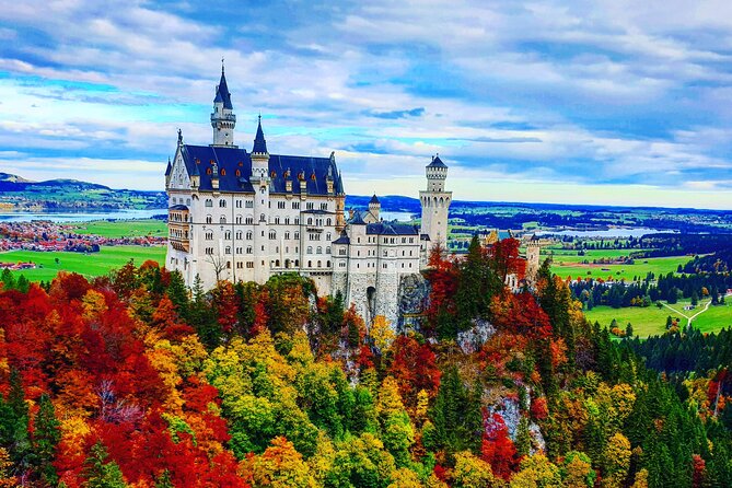 Skip The Line Neuschwanstein Castle Tour from Hohenschwangau - The downhill horse carriage ride