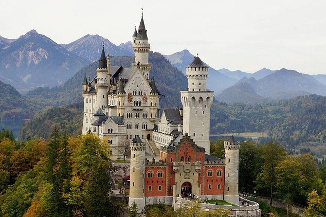 Skip-the-Line Neuschwanstein Castle Tour from Munich - What this Neuschwanstein trip really sells