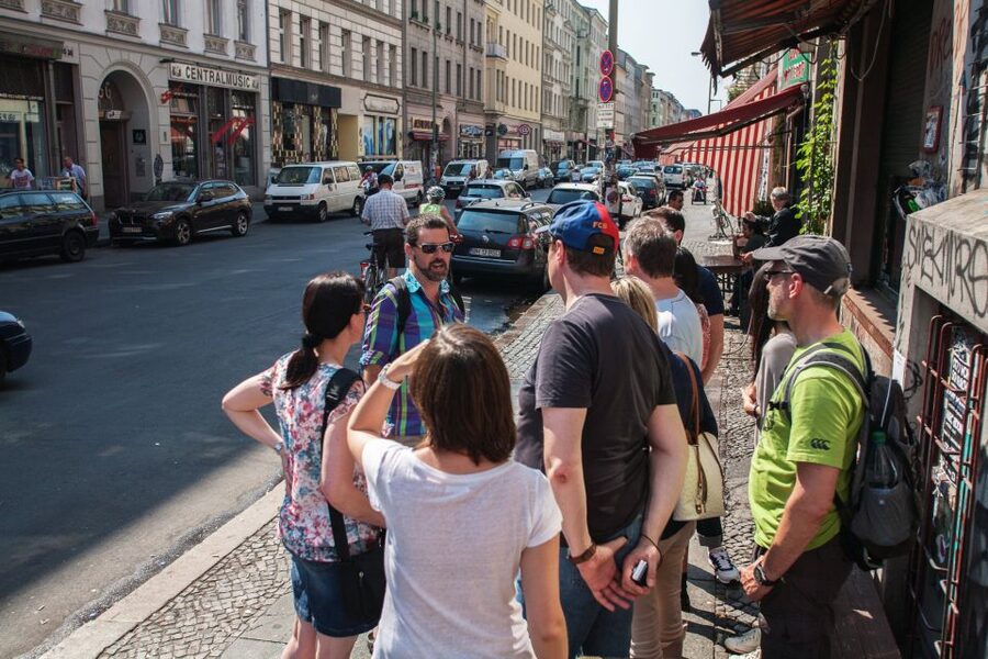 Small Group Tour: "Wild Kreuzberg" - The unusual stop at Fontane-Apotheke