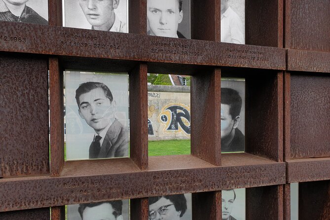 Small Group Walking Tour of East Berlin with a French Guide - The French guiding style