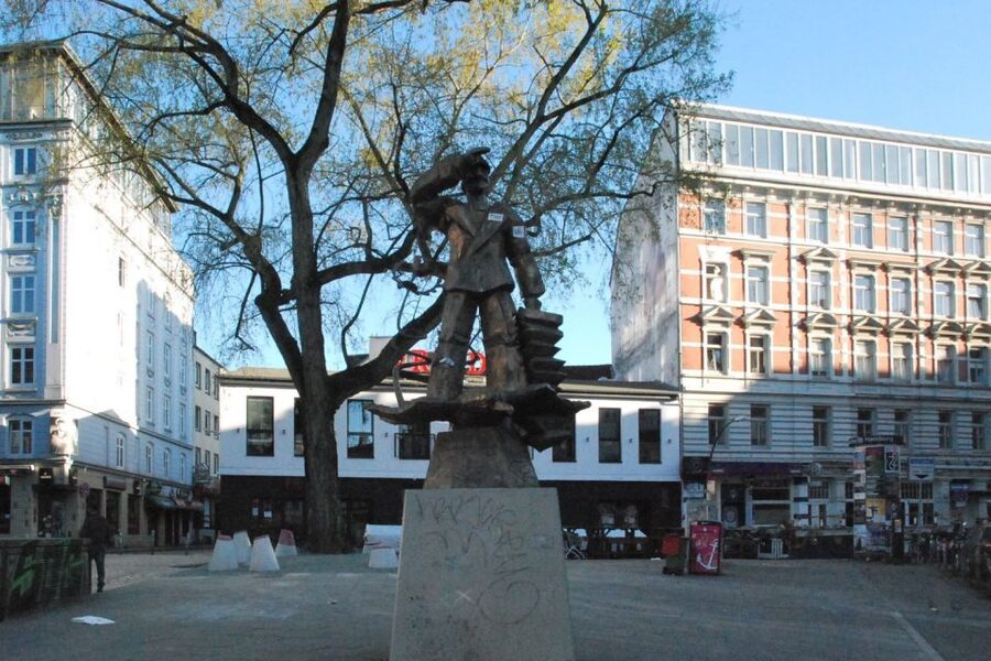 St. Pauli: Daytime Tour - Hans-Albers-Platz and St. Pauli’s public face