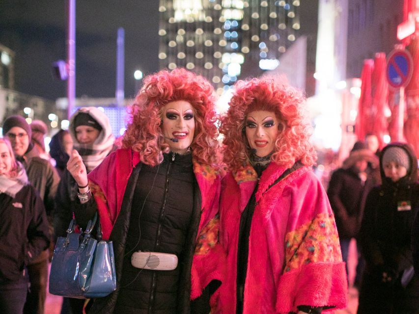 St. Pauli Tour: Drag-Attack with Barbie Stupid & Lee Jackson - The sex-shop visit and mid-tour drink