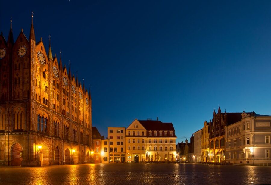 Stralsund: Old Town Evening Tour with a Night Watchman - St. Marienkirche, the city’s Gothic pride