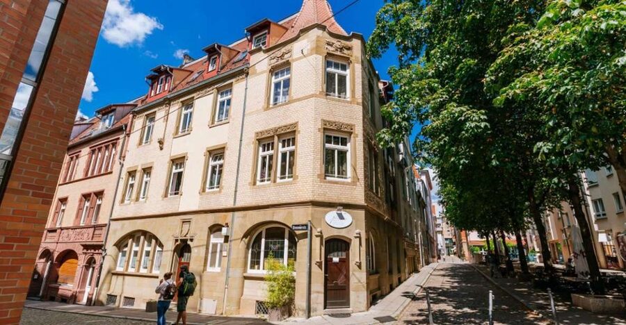 Stuttgart: Bean District Walking Tour with Swabian Food - Walking the narrow lanes and old courtyards