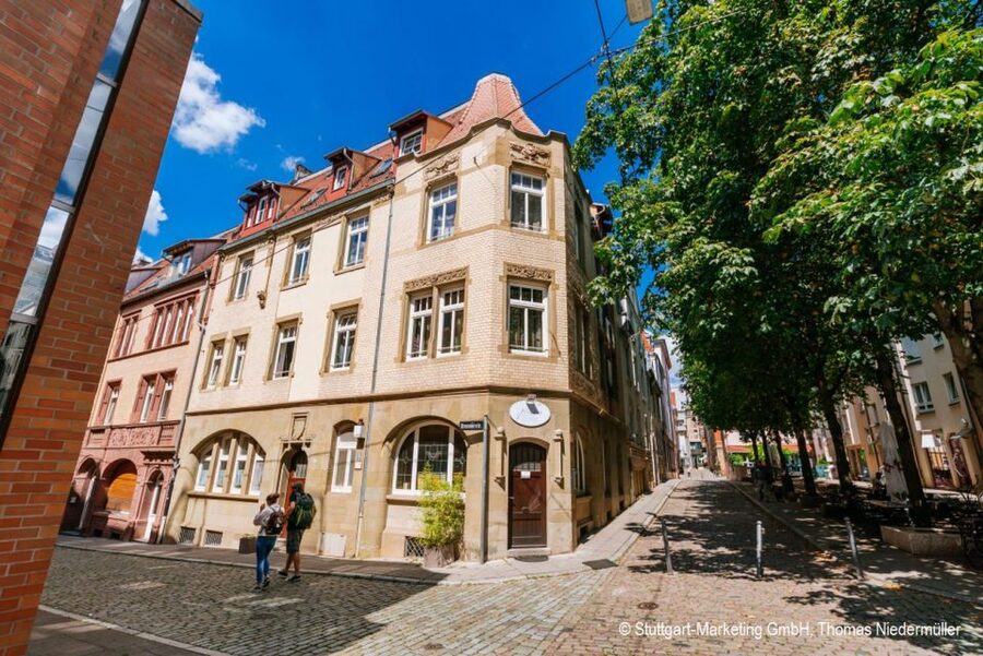 Stuttgart: Bean District Walking Tour with Swabian Food - Shops, cafés, bars, and antique finds