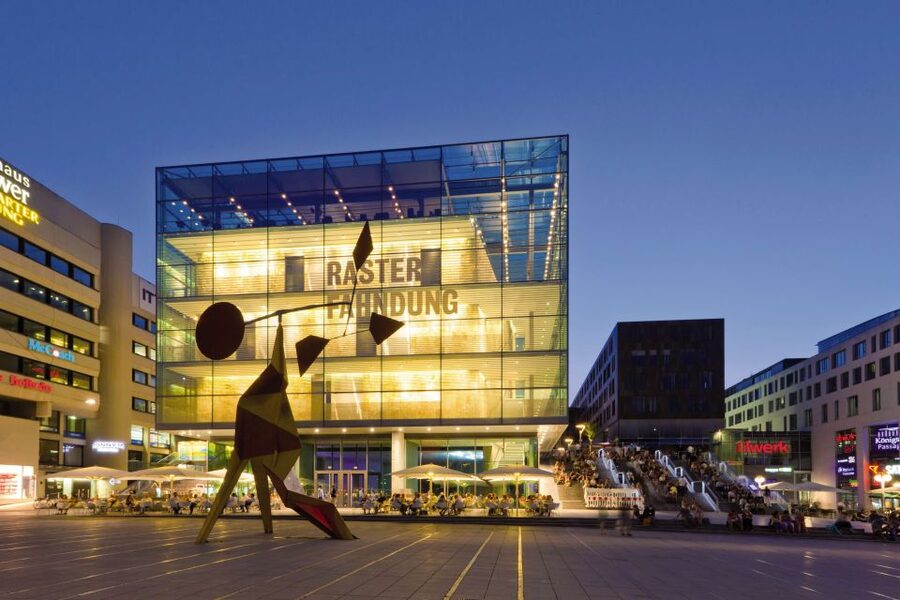 Stuttgart: City Highlights - Guided Walking Tour - Shared tour or private group?