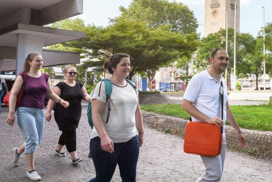 Stuttgart: entertaining guided tour to old town highlights - The New Palace and Stuttgart’s royal setting