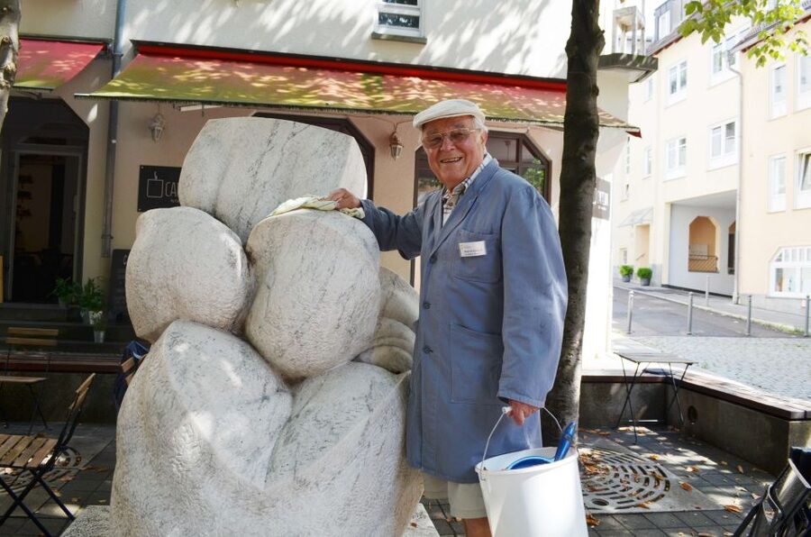 Stuttgart: "Kehrwoche" Tour in Swabian - The Bean Quarter and the city center