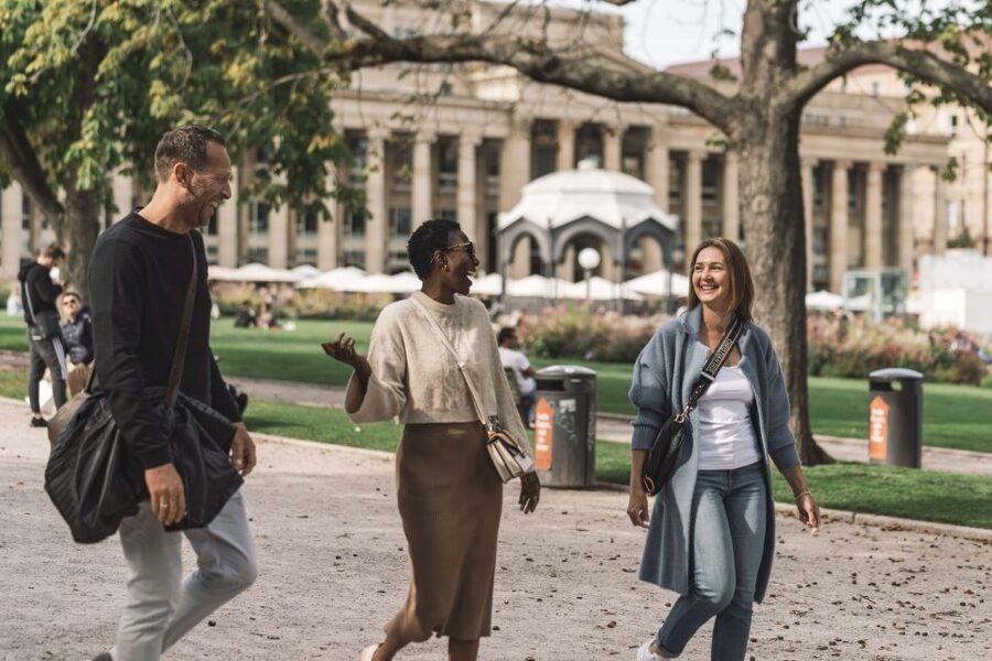 Stuttgart: Private Guided Circular City Walk - Eckensee Lake and the Landtag
